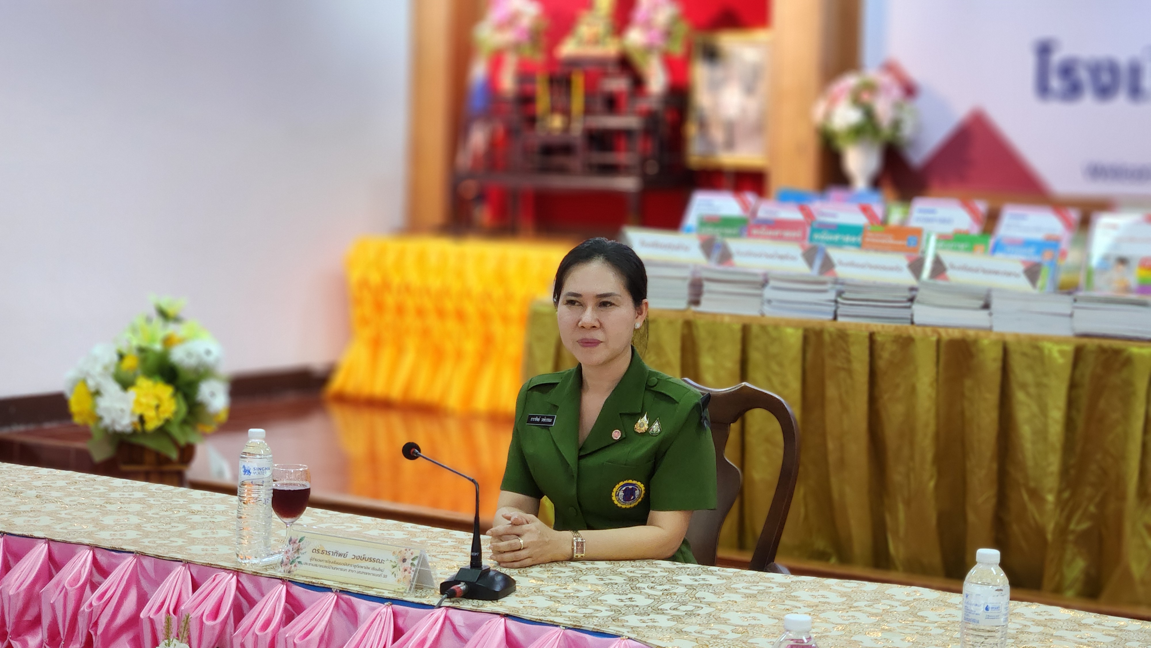 มอบหนังสือให้แก่โรงเรียนทุ่งช้างและโรงเรียนเครือข่ายในพื้นที่